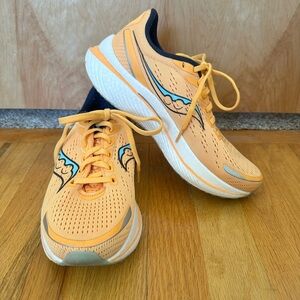 Saucony Endorphin Speed 3 (Size 8.5)